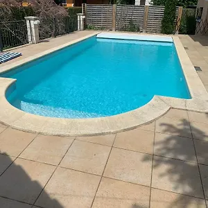 Chez Les Michel Pensión