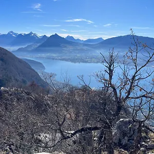 Entre D'annecy Et Montagnes, Golf Et Parapente à Pieds Talloires
