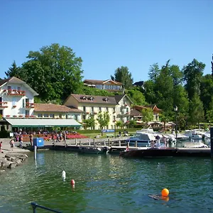 La Riviera Victoria ホテル